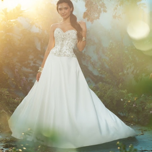 Alfred Angelo Disney Jasmine Bridal 222 Size 6 Wedding Dress White/Metallic NWT - Picture 4 of 9